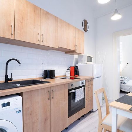 Studio In The Heart Of Party District Ka28 Boedapest Buitenkant foto